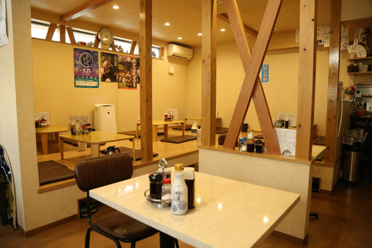 清潔感のあるきれいな店内