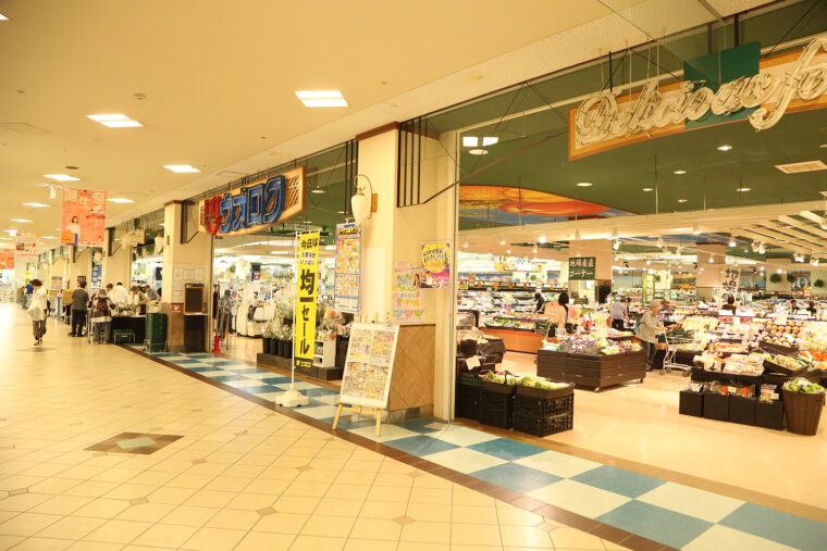 ショッピングセンター内という珍しい立地のウオロク