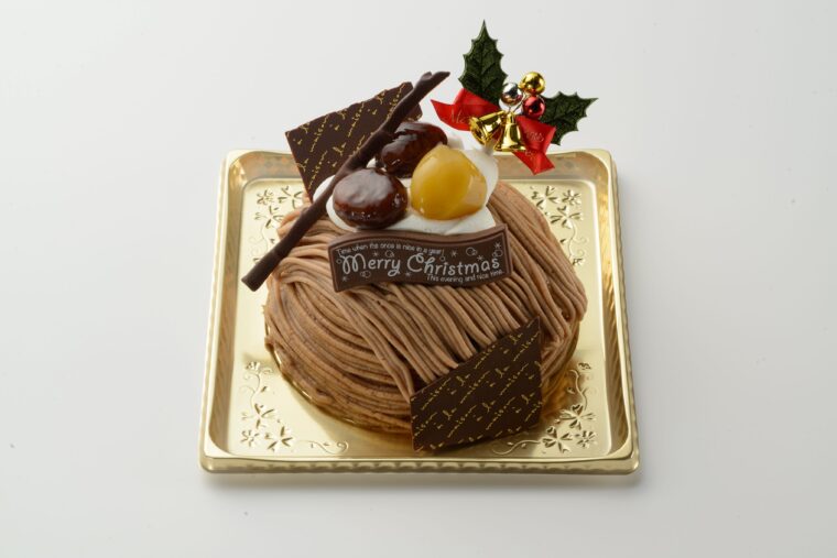 『クリスマスモンブラン』（3,900円税込）。ちょうどいいサイズ感で新登場！　2層のクリームを味わえる本格モンブラン。（12センチ）