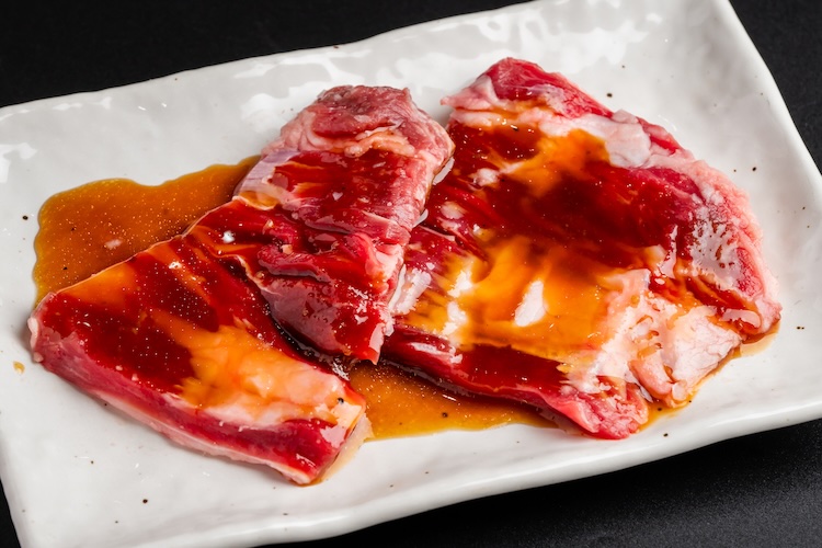 『やわらか赤みカルビ（タレ）』