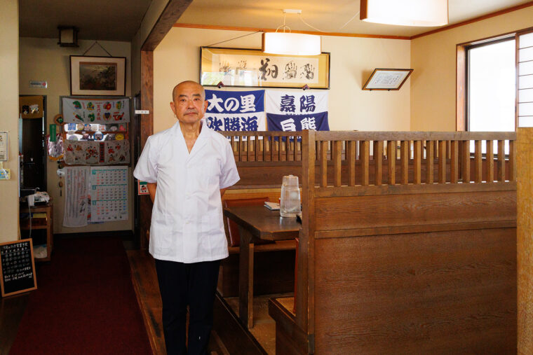 「甘エビの天ぷらには、頭から豪快にかぶりついてください」と大瀬さん