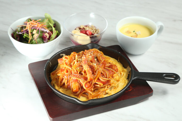 『オムナポリタン』（950円）