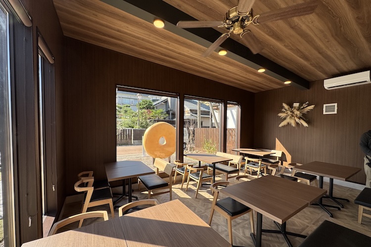 イートインスペースも完備