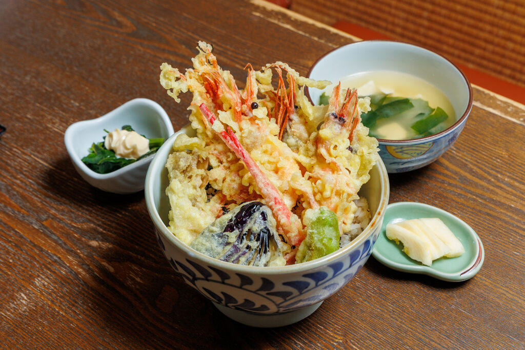 テープ吃一碗鱼丸 食事処 大瀬】丸ごとおいしく食べられる甘エビ天が主役｜糸魚川市