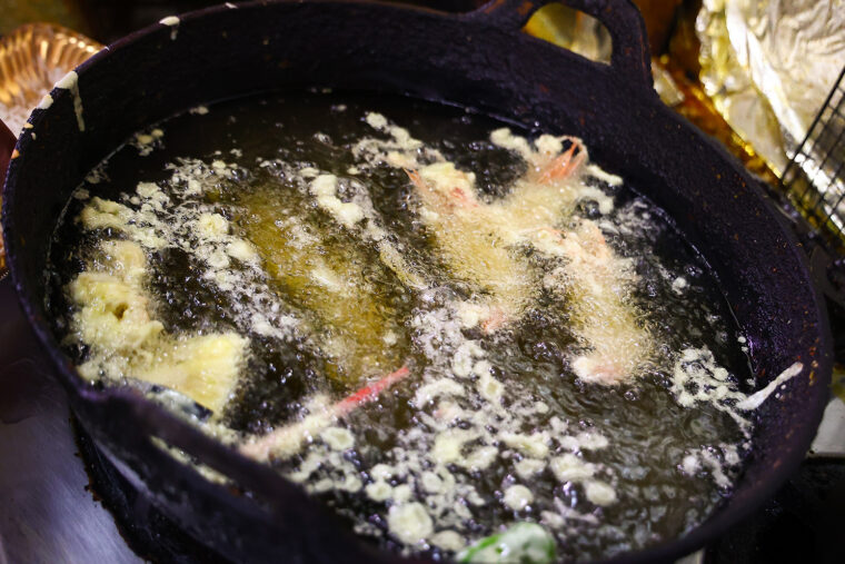 食材はもちろん、油の種類や温度にもこだわっている