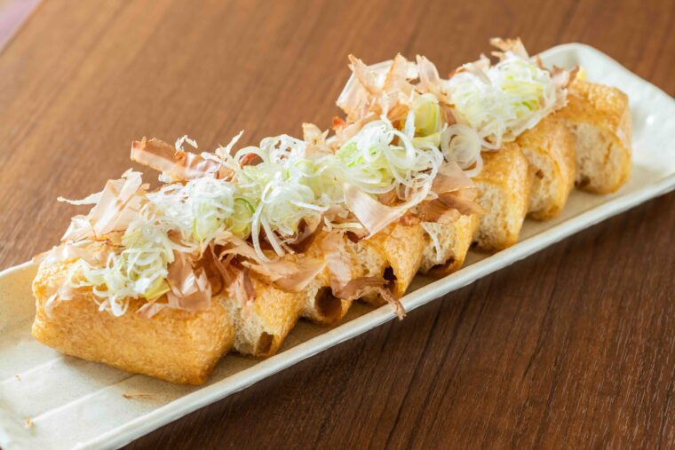 『栃尾のジャンボ油揚げ』（902円）