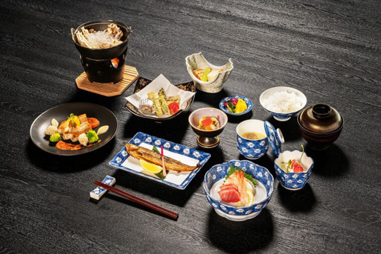 夕食には魚沼地域の恵みをいかした創作懐石料理を提供