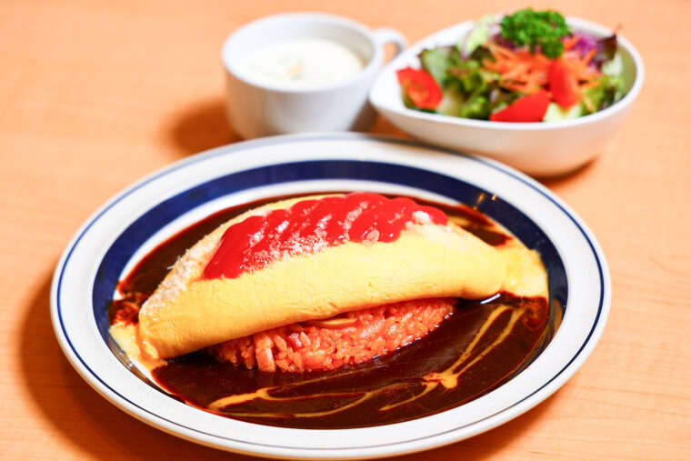 『チーズオムレツオムライス』（ランチ1,760円、ディナー2,000円）