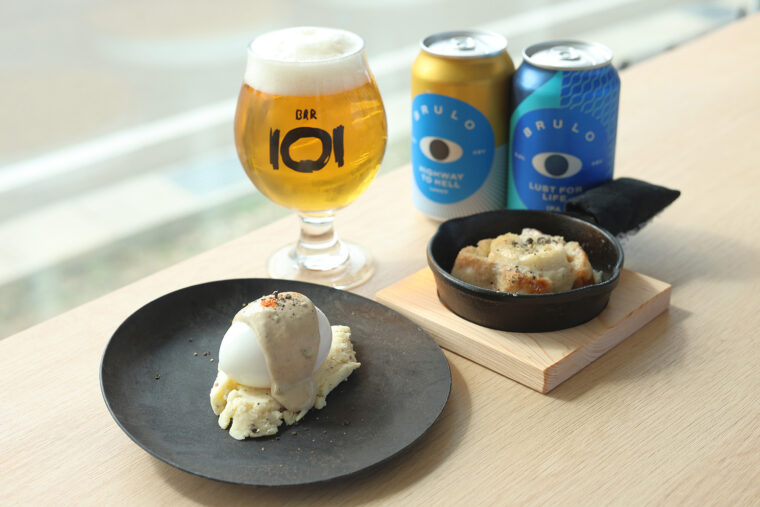 『Shun 仕込みのウフマヨ』（手前）と『蓮根とカマンベールチーズのステーキ』（奥）