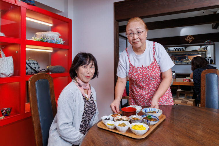 船崎さん（左）と雅楽さん（右）