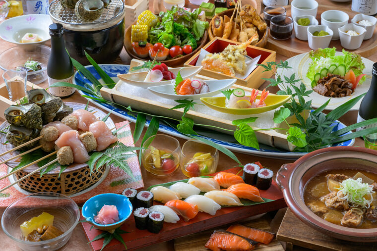 ビュッフェスタイルの食事（写真はイメージ）