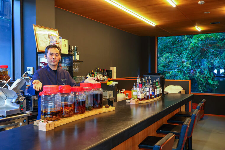 「『松之山ボタニカル』（各900円）をぜひ味わってみてください」と上村さん