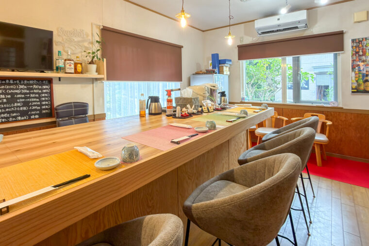 夜はコース料理のみ提供（8,000円～）。予約は来店日の2日前までに、電話で受付けている