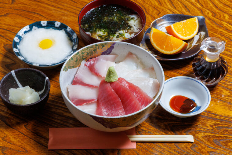『海鮮トロロ丼』（1,200円）