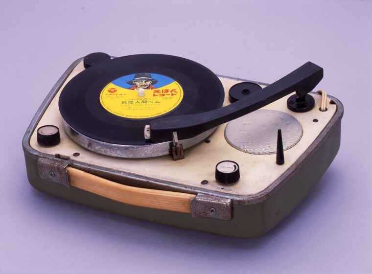 レコードプレイヤー
