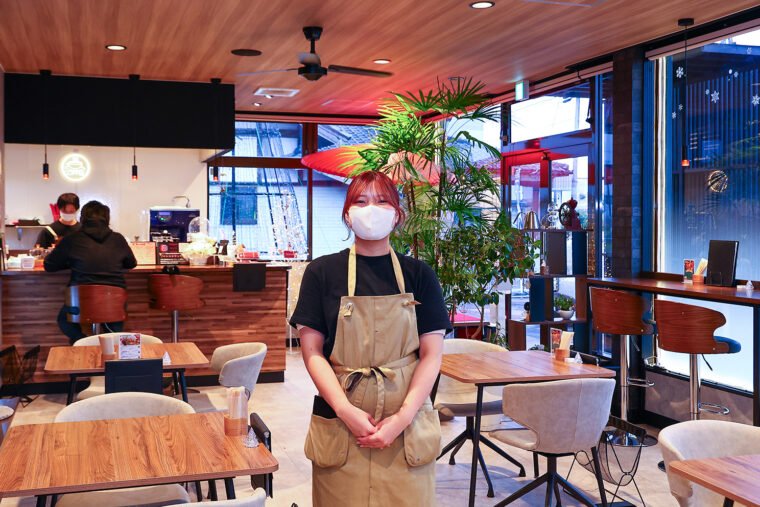 「ハンドドリップでいれるオリジナルブレンドのコー ヒーもおすすめです」とスタッフさん