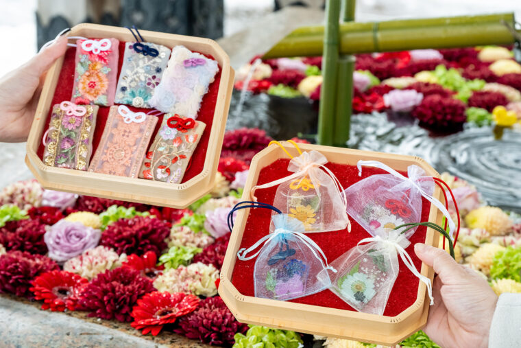 かわいらしい『華守』と『咲守』（初穂料1,500円）