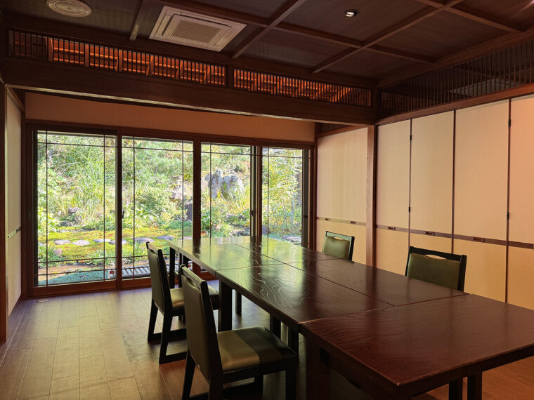 翠悠館の宿泊者の食事会場・鞍掛