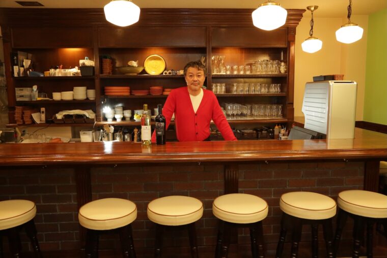 店主の荒井久俊さん