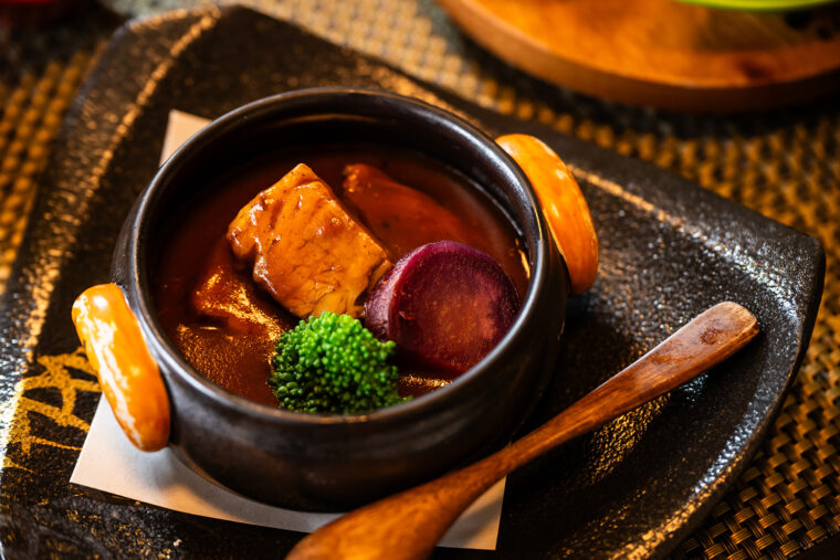 櫻家名物、旬の食材を使った『にいがた和牛シチュー』