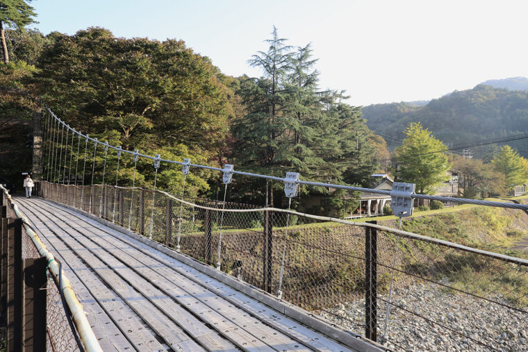まずは吊り橋からの景色を楽しんで