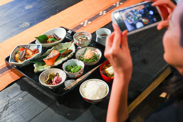 すべての料理が揃ったので「パシャリ！」と記念撮影