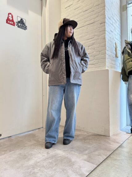 ワークジャケット14,300円、パーカ15,400円、デニムパンツ14,300円、キャップ7,150円／以上XLARGE