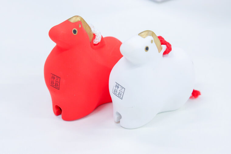 『よりそい土鈴・紅白午』 （初穂料 1,500円）