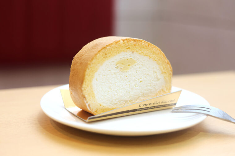 『ナトゥーラロール』はカット345円、ハーフサイズ864円、フルサイズ1,620円