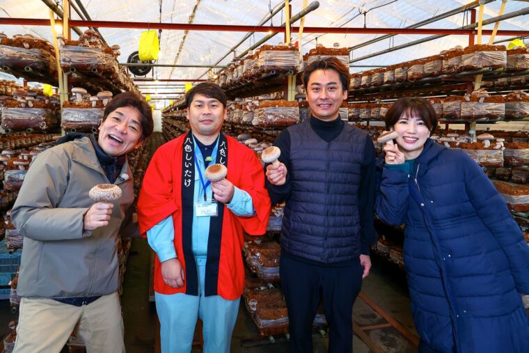 生産者の駒形さん（写真右から2番目）とJAみなみ魚沼の広田さん