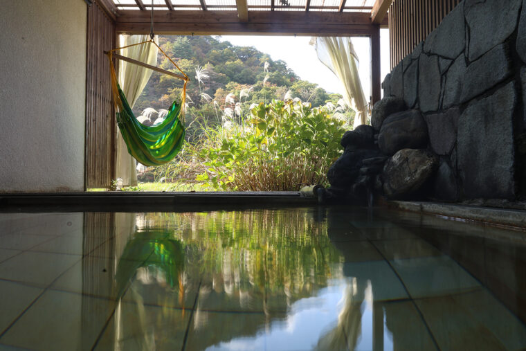 楓の荘の露天風呂