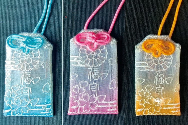 『レース福御守』（初穂料1,800円。初詣数量限定）