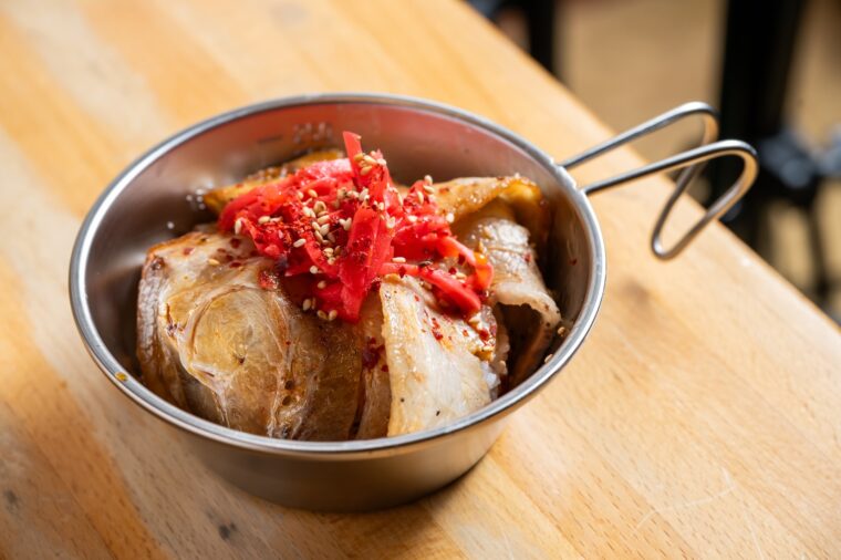 『ミニチャーシュー丼』（ラーメンとセットで＋450円）