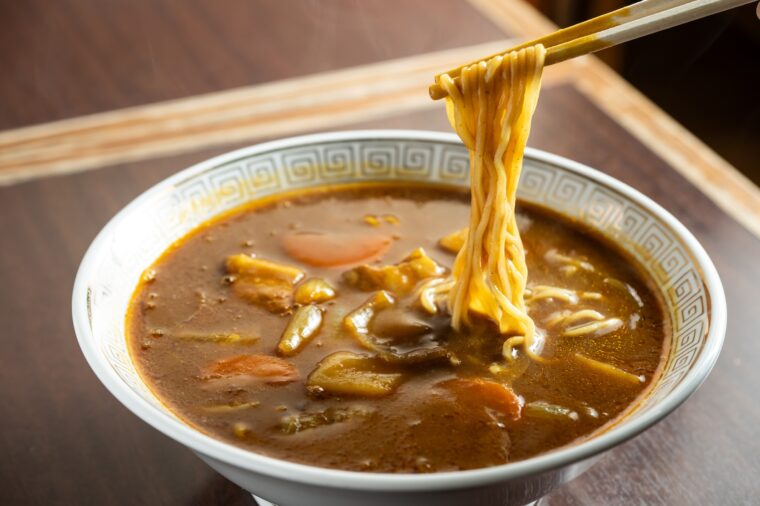 『カレーラーメン』（990円）