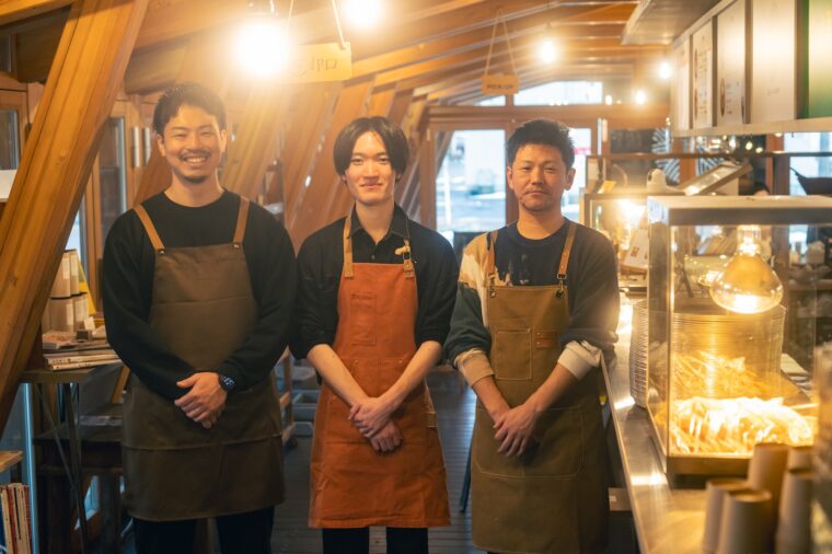 素敵な店内でスタッフのみなさんがお出迎えしてくれます