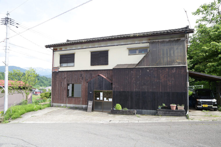 豪雪地ですが、除雪技術がピカイチなので冬季でも安心して来店を