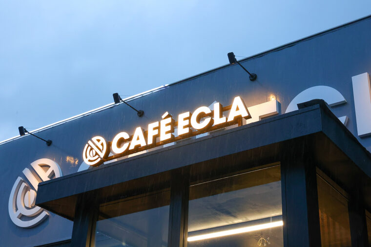 場所は長岡市営陸上競技場近く