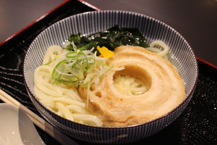 『三条お麩うどん』（750円）