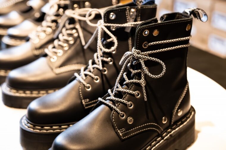 JADONホワイトダブルステッチ8ホールブーツ38,500円