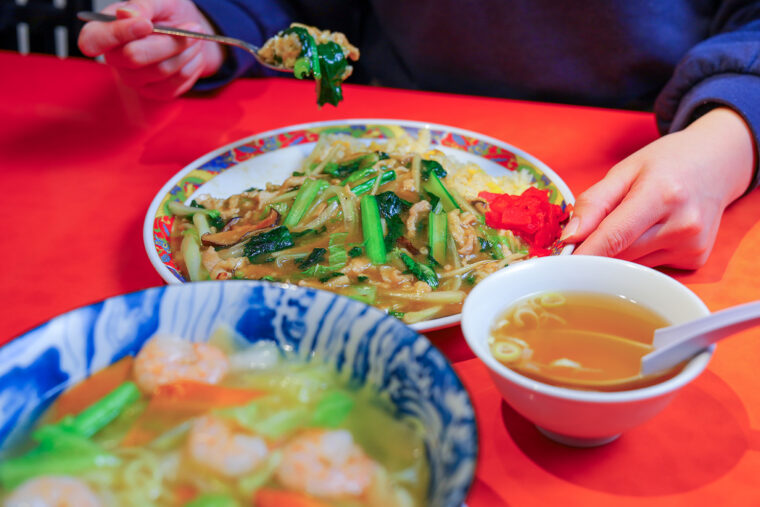 『肉絲炒飯（ルースーチャーハン）』（1,300円）