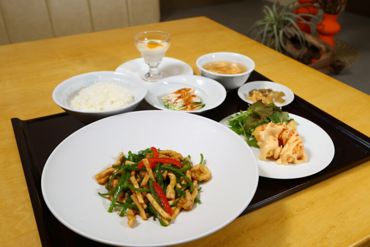 青椒肉絲とエビのマヨネーズ和えのセット（2,310円）