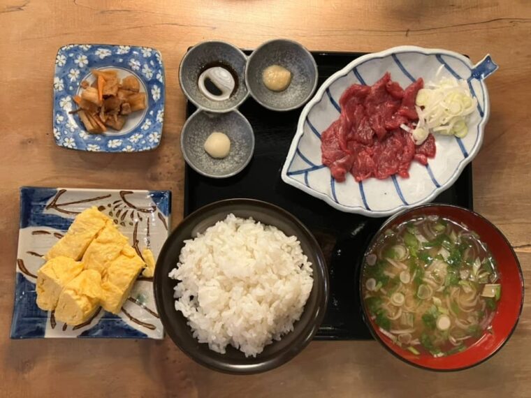 『馬定食』（1,000円）