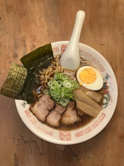『生姜醤油ラーメン』（800円）