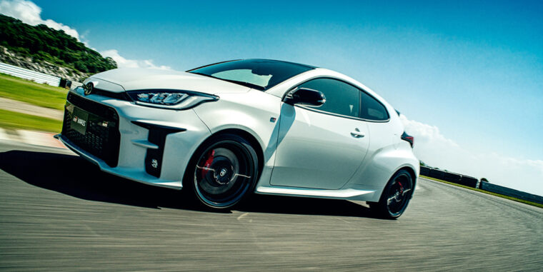 熱い走りが自慢の『GRヤリス』。AT車を導入予定