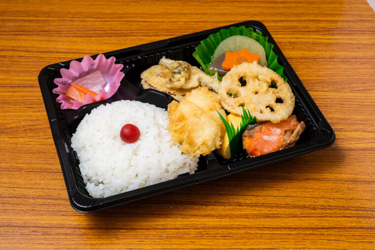 『幕の内弁当』（839円）