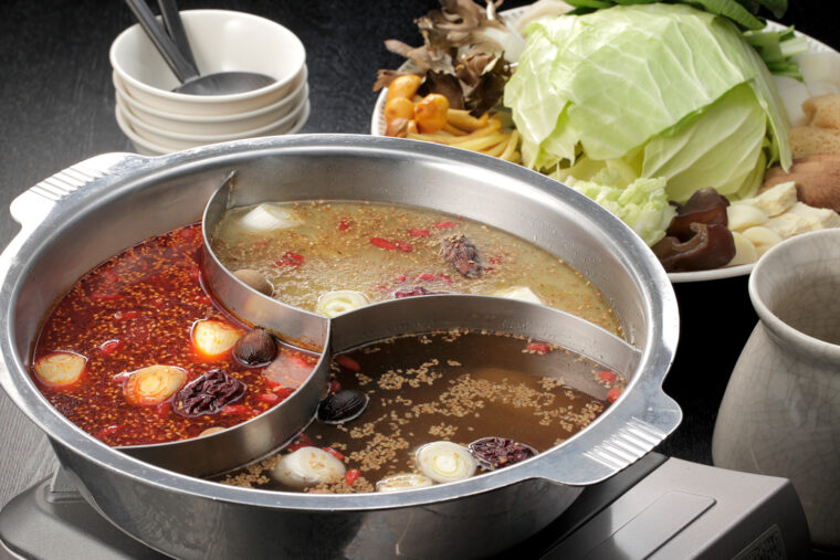 『薬膳火鍋 好爽鍋（ハオシャンコウ）』。単品（1人前2,750円、2名～注文可能）