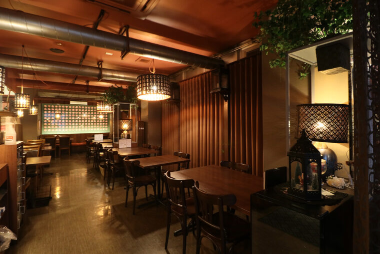 落ち着いた雰囲気の店内はひとり飲みやデートに最適