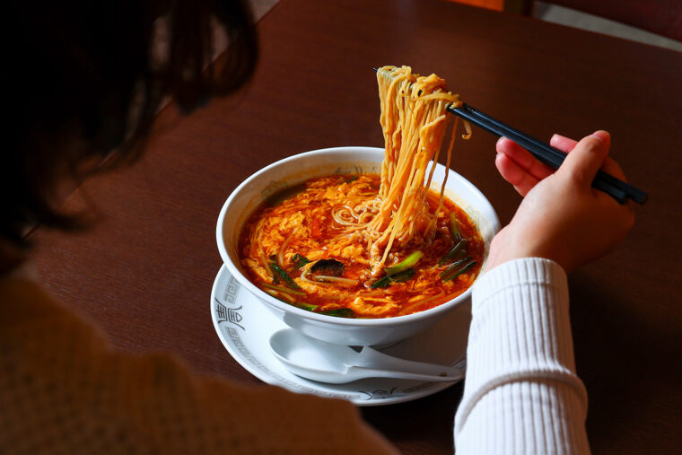 ほどよい酸味の『サンラータンメン』（1,034円）