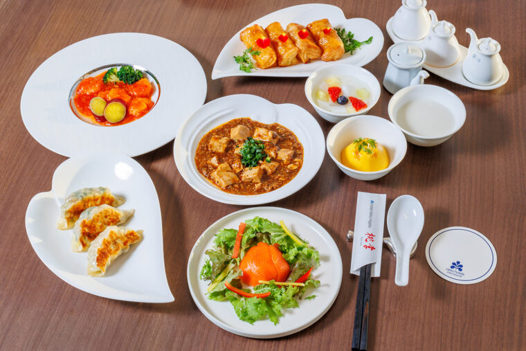 『飲茶ブッフェ』で食べられる一品料理やデザートの一例