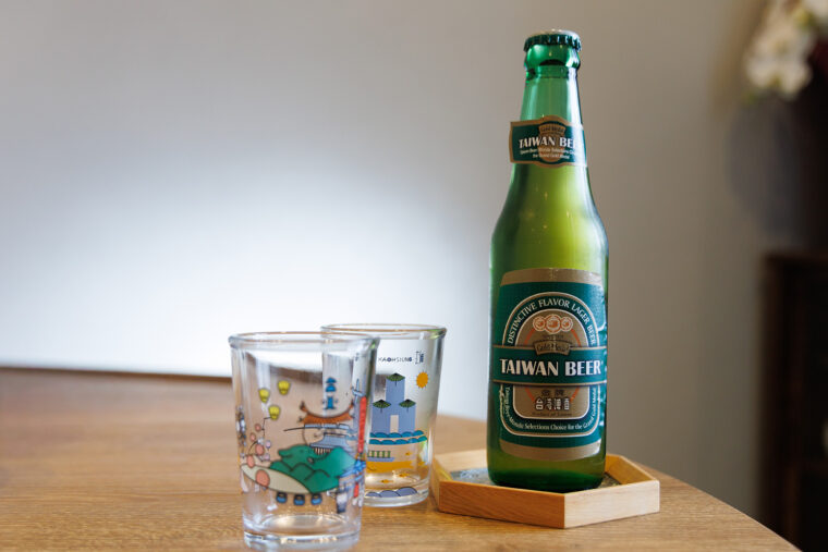 甘辛い『魯肉飯』と相性抜群の台湾ビールも用意